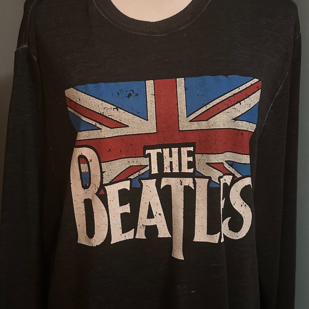 The Beatles Union Jack Long Sleeve Graphic Shirt Men’s M